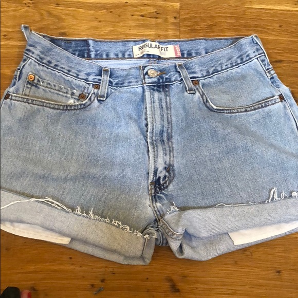 mom jean shorts levis